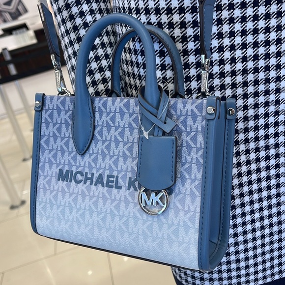 Michael Kors Mirella Extra-Small Ombré Logo Crossbody XBODY Shopper 
Denim 
NWT - Picture 16 of 16